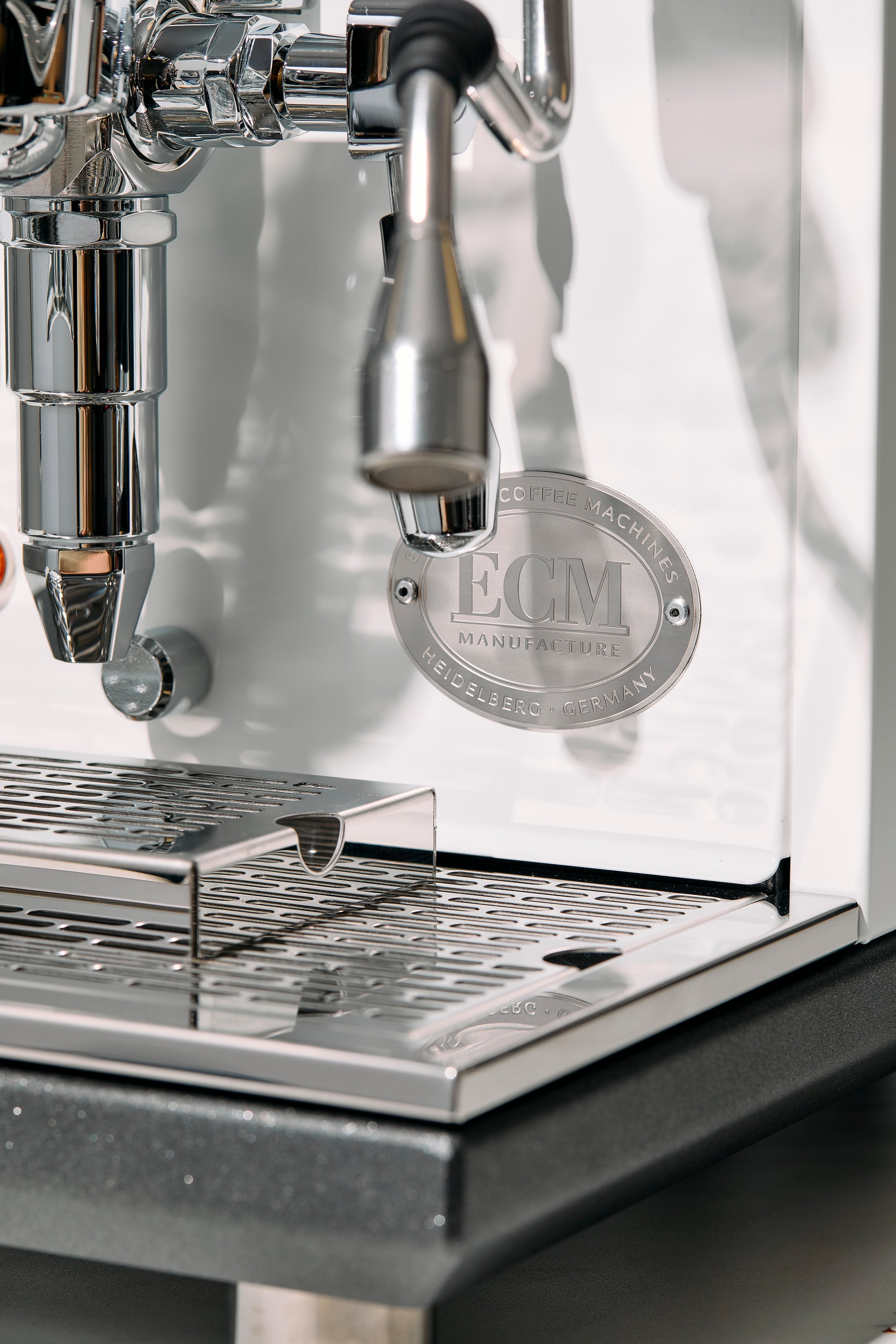 ECM Synchronika Espresso Machine - Limited Edition Color Line – image 14 of 17