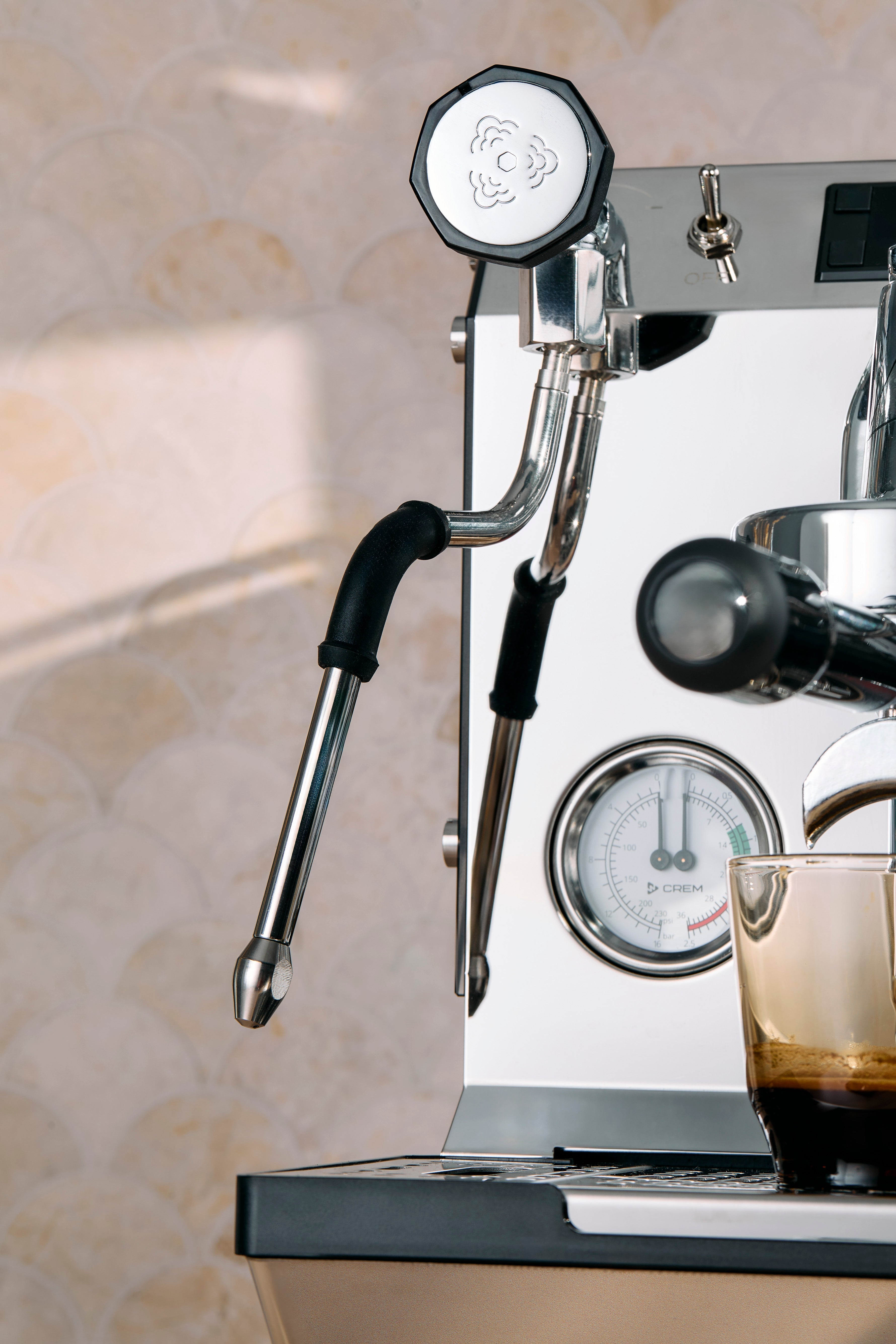 Crem ONE INFUSER Dual Boiler Espresso Machine – image 3 of 18