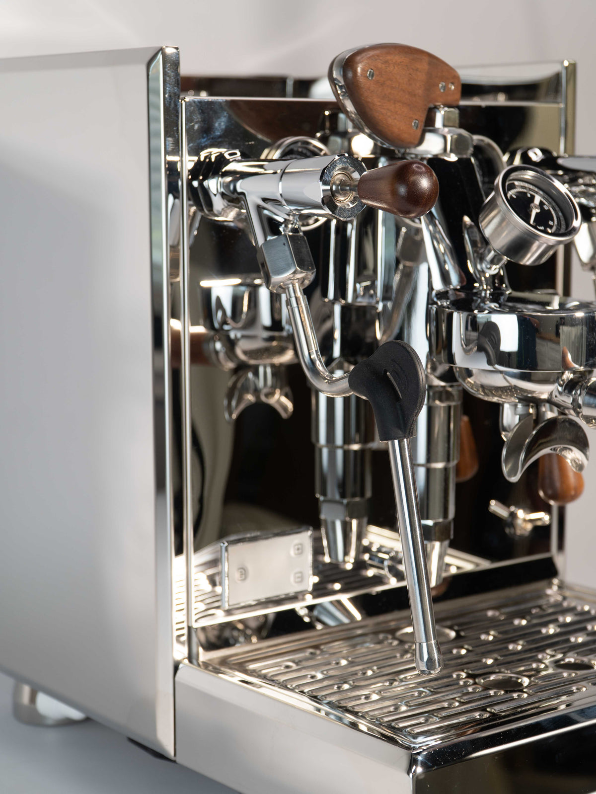 Turin™ Gallatin DB - Dual Boiler Espresso Machine with PID – image 4 of 20