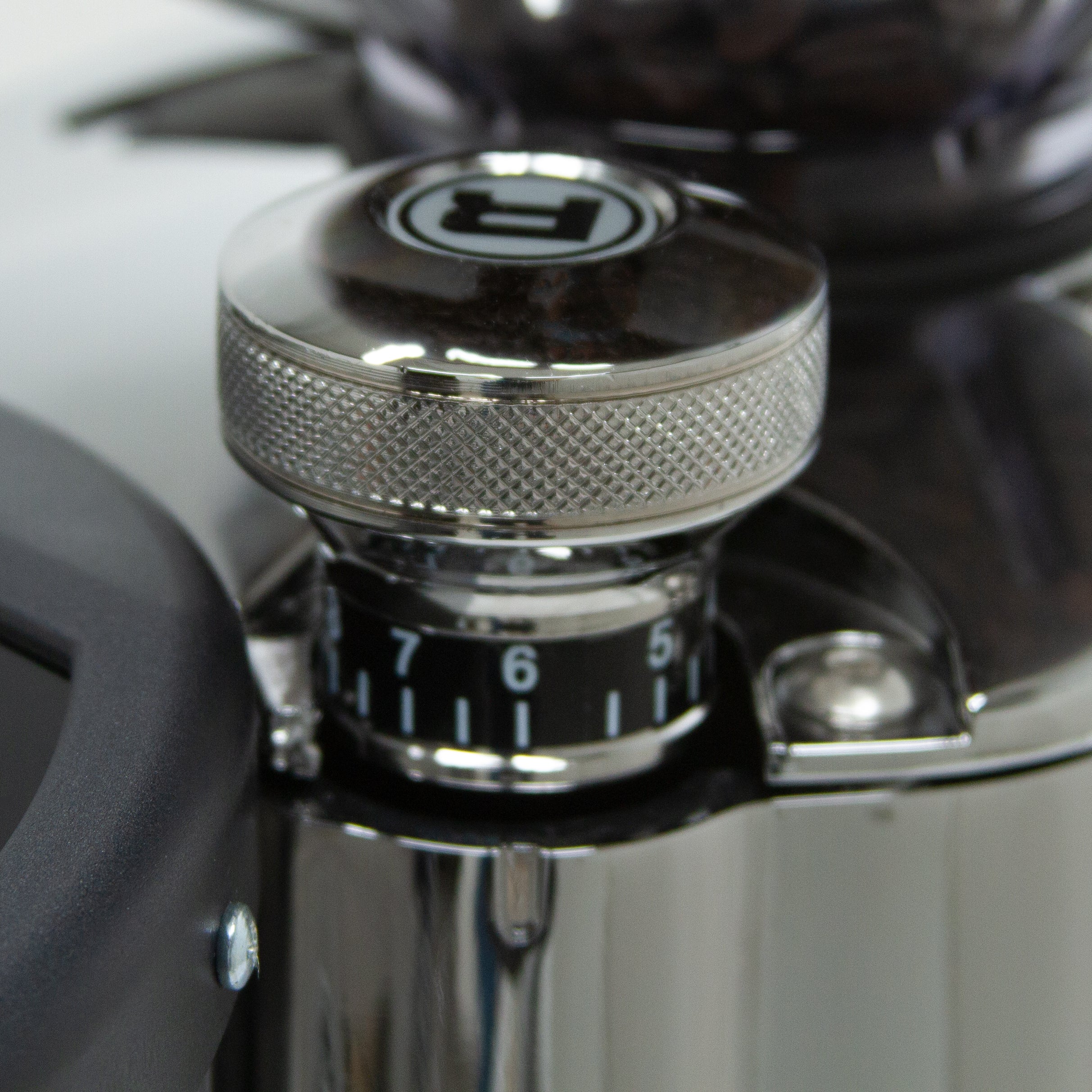 Rocket Espresso Macinatore FAUSTO Grinder – image 7 of 19