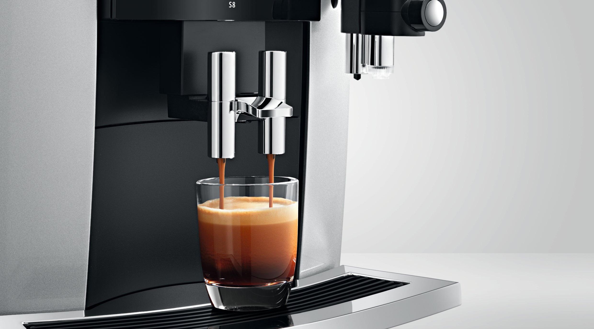 JURA S8 Super-Automatic Espresso Machine – image 29 of 33