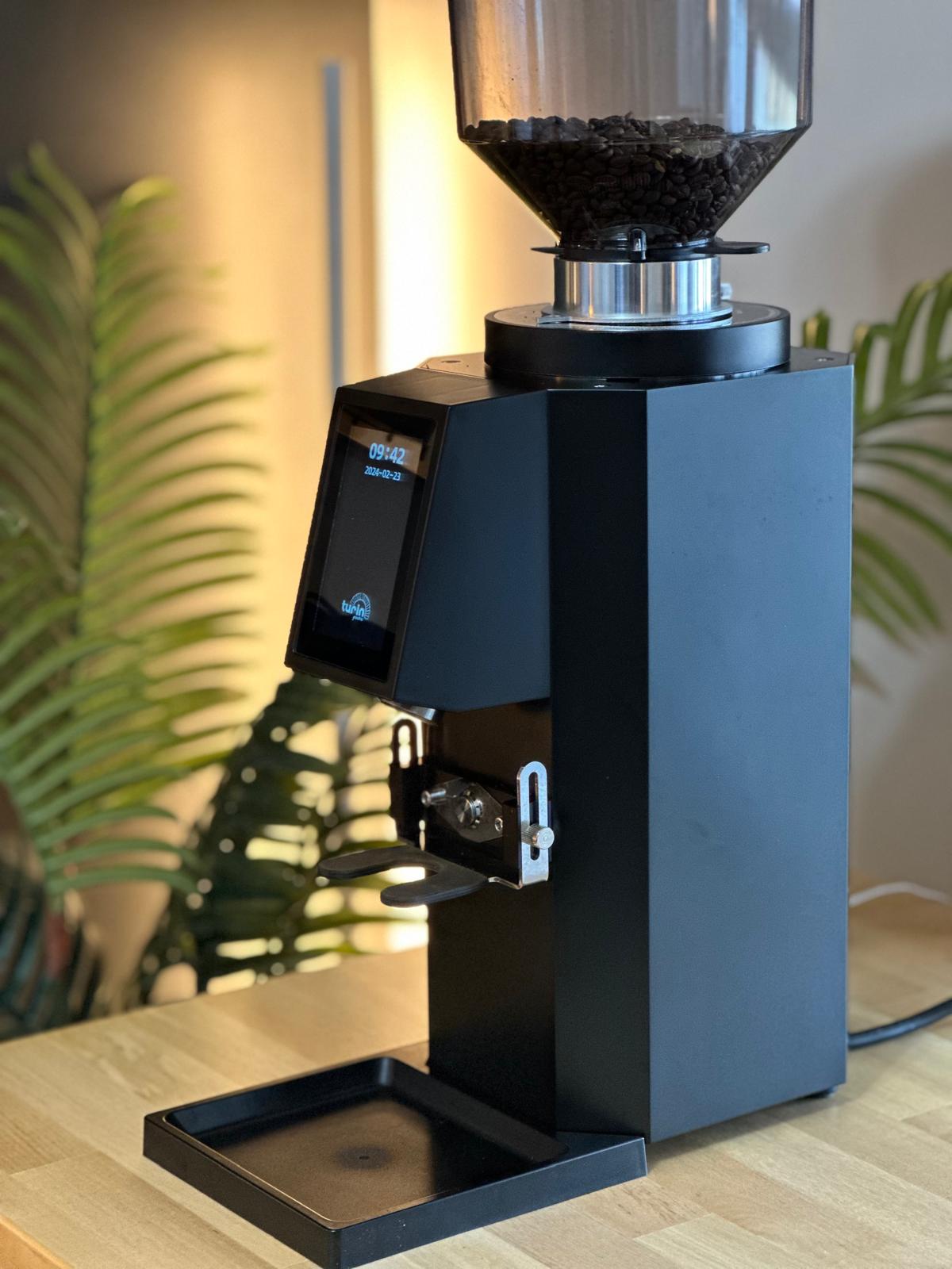 Turin ZF83 Commercial Espresso Grinder – image 14 of 48