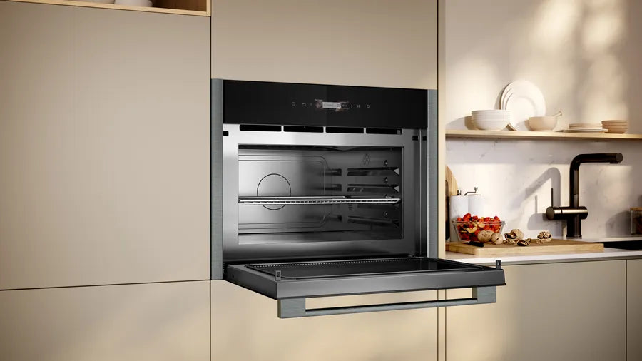 Neff C24GR3XG1B N70 Built-In Microwave Oven with Grill – image 3 of 7