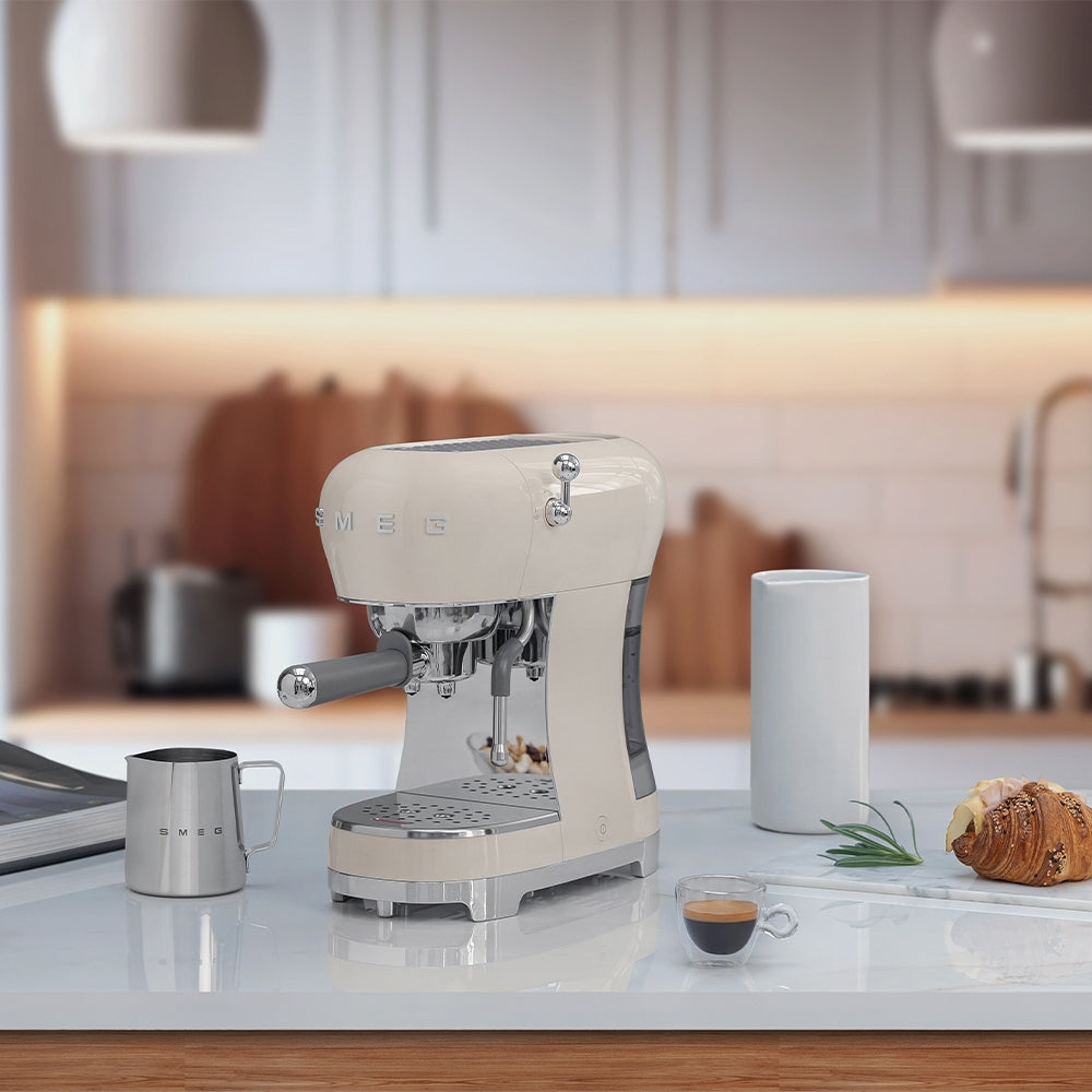 Smeg ECF02CRUK 50s Retro Style Espresso Coffee Machine with Steam Wand Cream – image 6 of 6