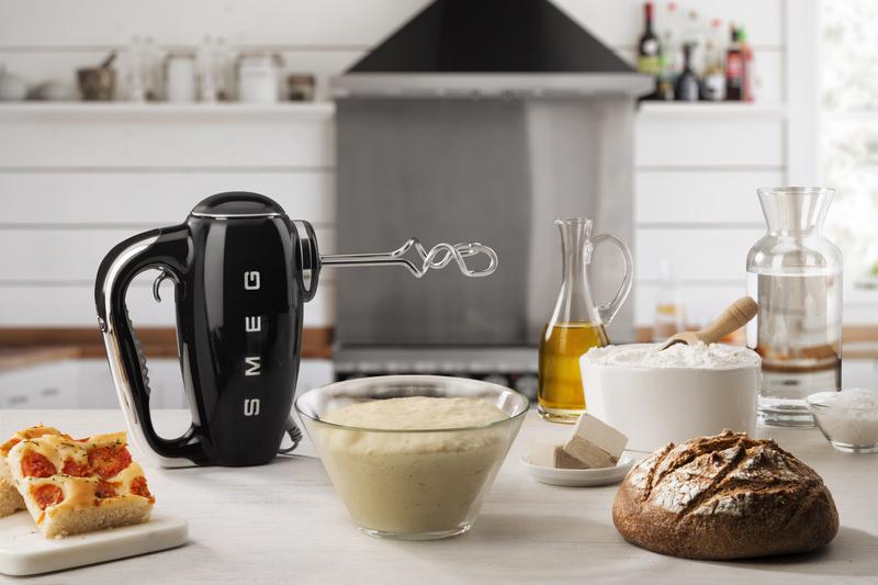 SMEG HMF01BLUK 50s Style Hand Mixer Black – image 8 of 8