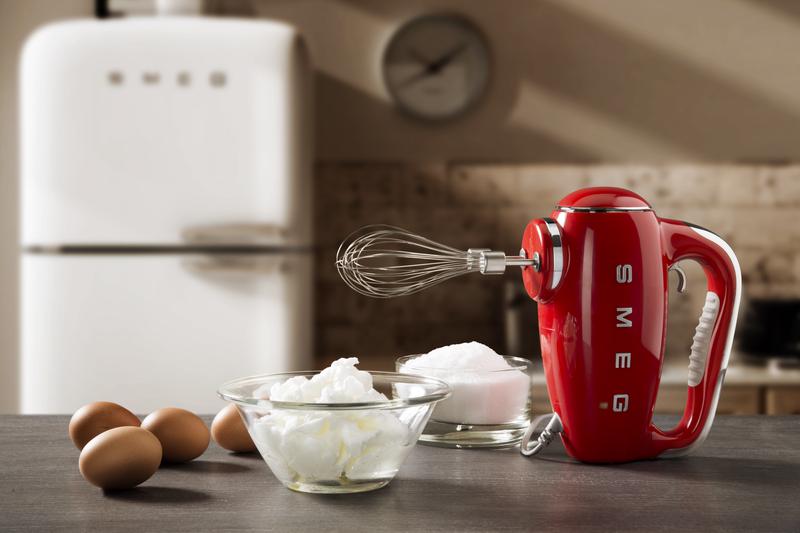 SMEG HMF01RDUK 50s Style Hand Mixer Red – image 4 of 9