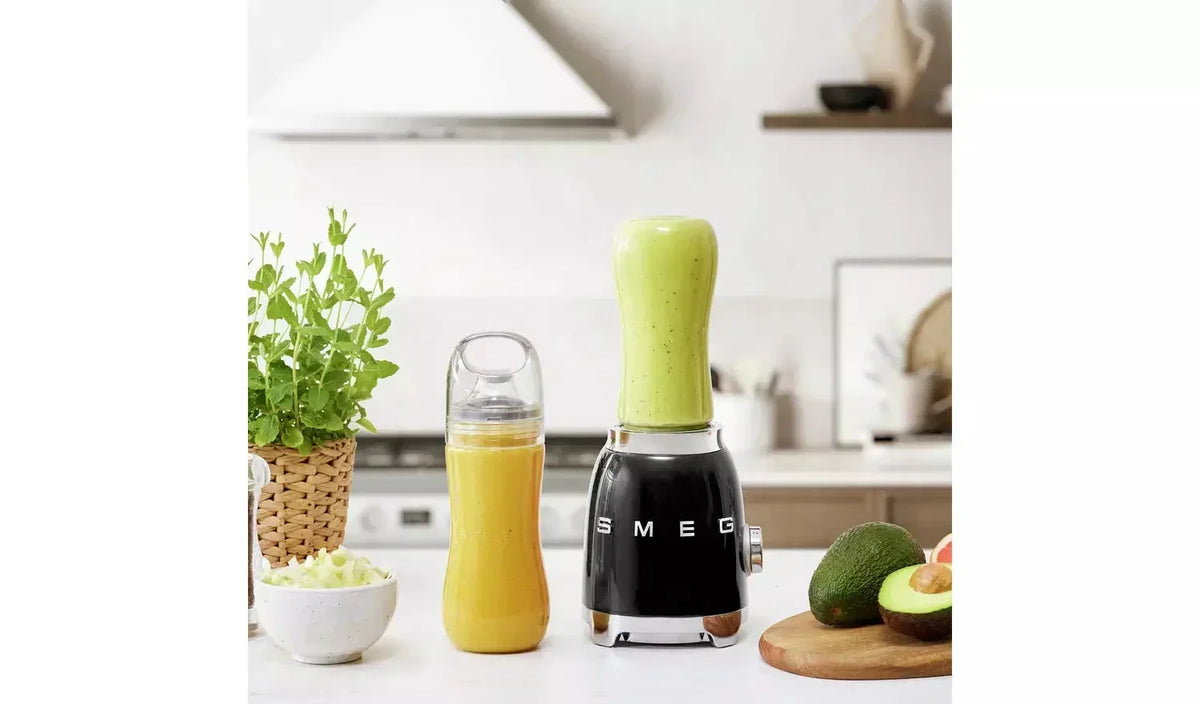 Smeg PBF01BLUK 50s Retro Style Personal Blender Black – image 5 of 5
