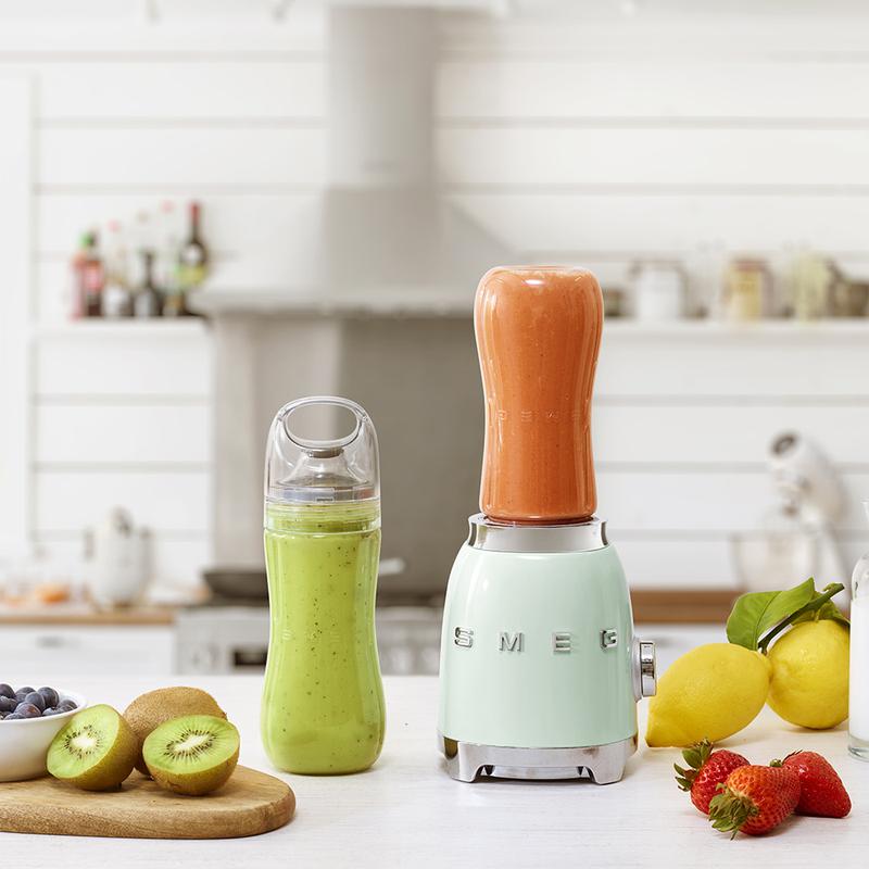 Smeg PBF01PGUK 50s Retro Style Personal Blender Pastel Green – image 5 of 7