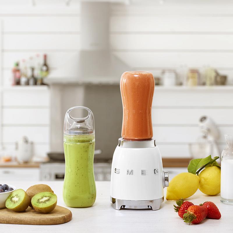 Smeg PBF01WHUK 50s Retro Style Personal Blender White – image 3 of 7