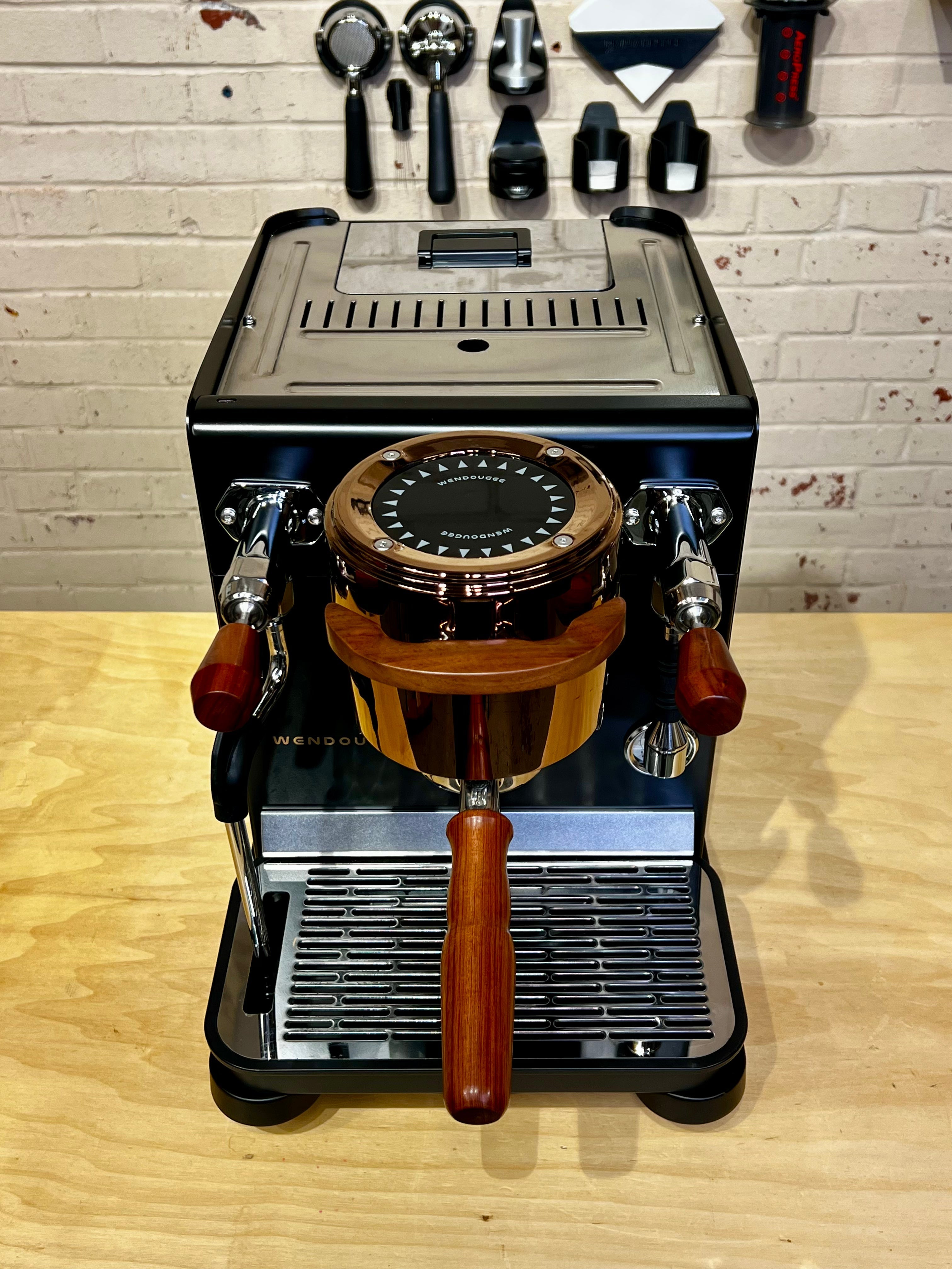 Wendougee Data S Espresso Machine – image 7 of 16