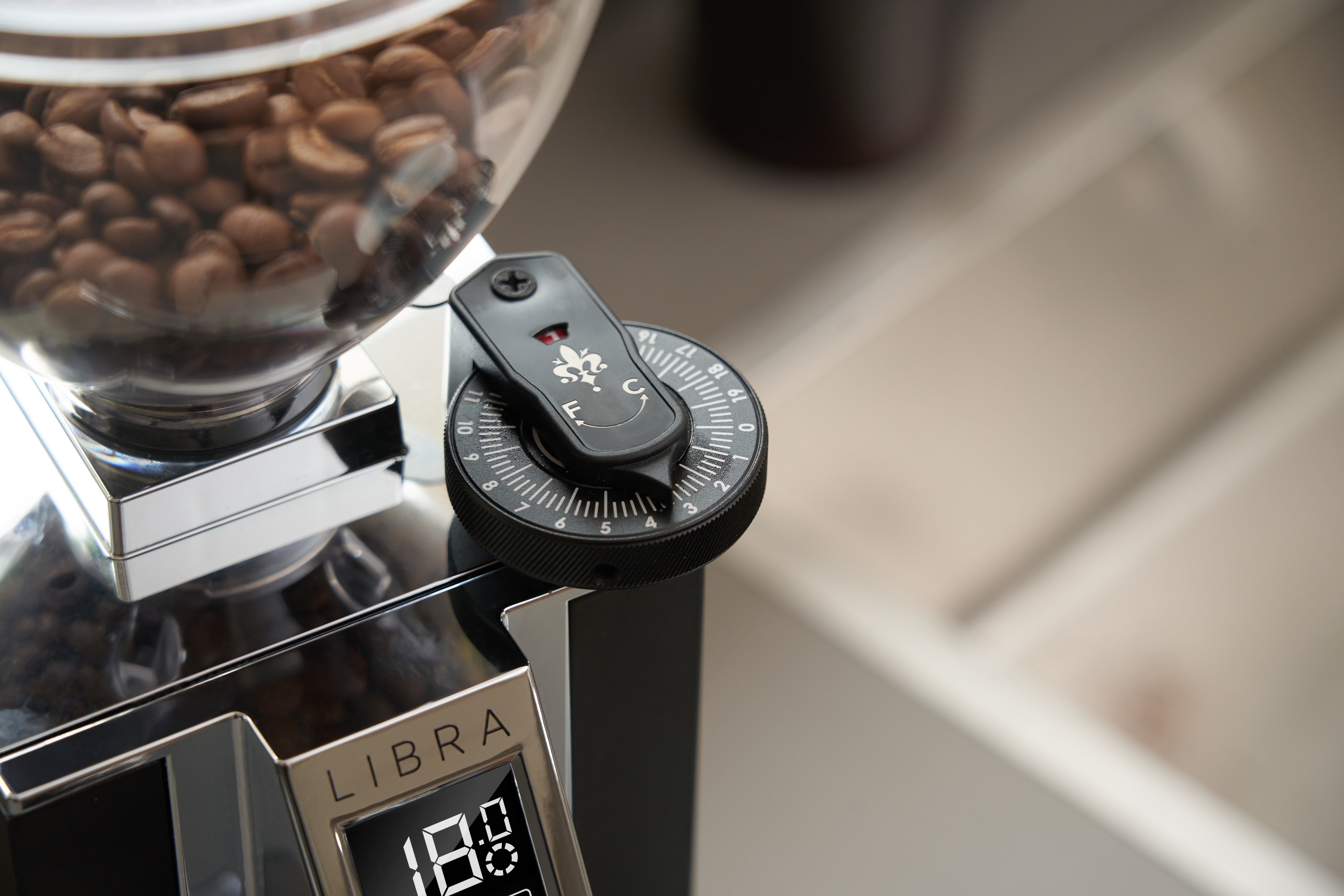 Eureka Mignon Libra AP Weight-Based Coffee Grinder – image 14 of 24