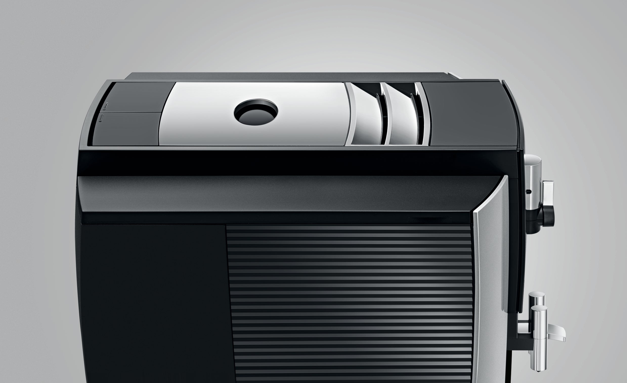 JURA S8 Super-Automatic Espresso Machine – image 32 of 33