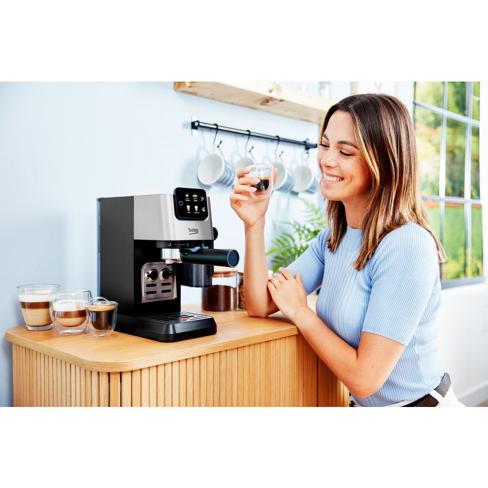 Beko CEP5304X CaffeExperto Semi Automatic Espresso Coffee Machine with Integrated Milk Jug Silver – image 10 of 11