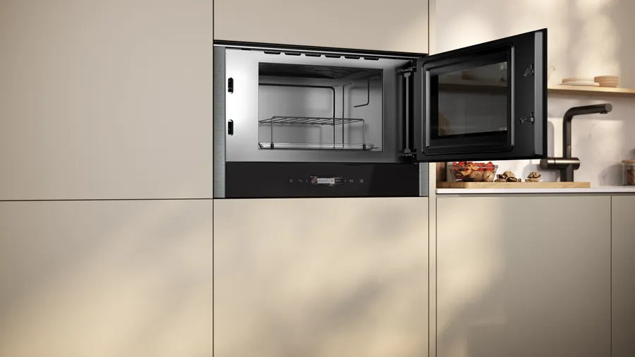 Neff NR4GR31G1B N70 Built-In Microwave Oven with Grill – image 2 of 7