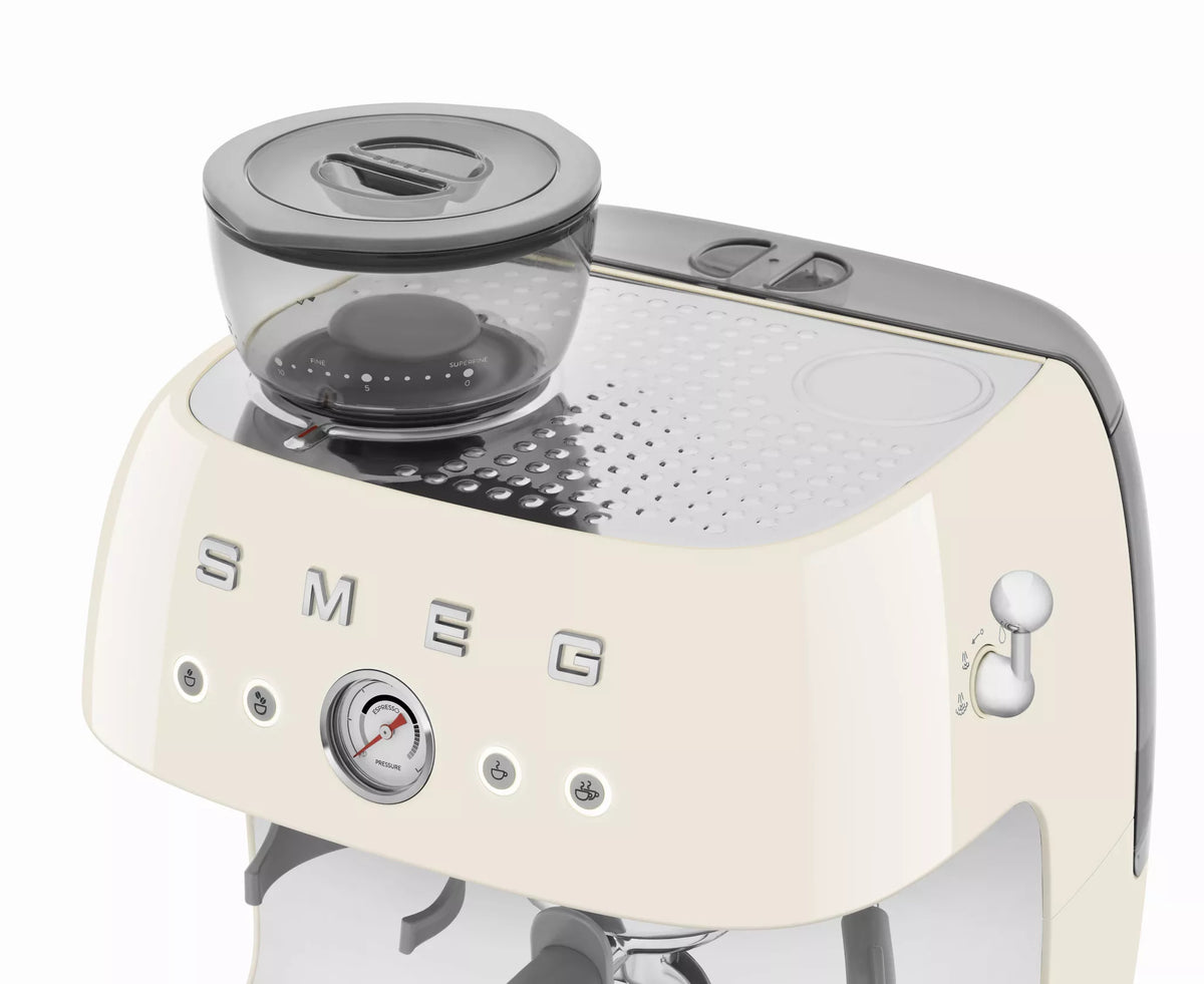 Smeg EGF03CRUK Retro Espresso Coffee Machine with Grinder in Cream – image 5 of 8